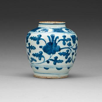 339. A blue and white jar, Ming dynasty, 17th Century.