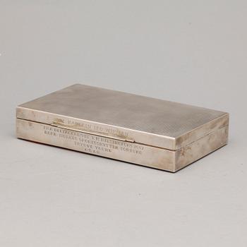 CIGARRSKRIN, silver, otydlig stämpel, troligen Finland 1900-talets första hälft.Total vikt 480g (inklusive inredning m.m.