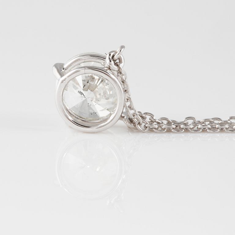 HÄNGE, med briljantslipad diamant ca 1.52 ct. Vikt 4,7 gram.