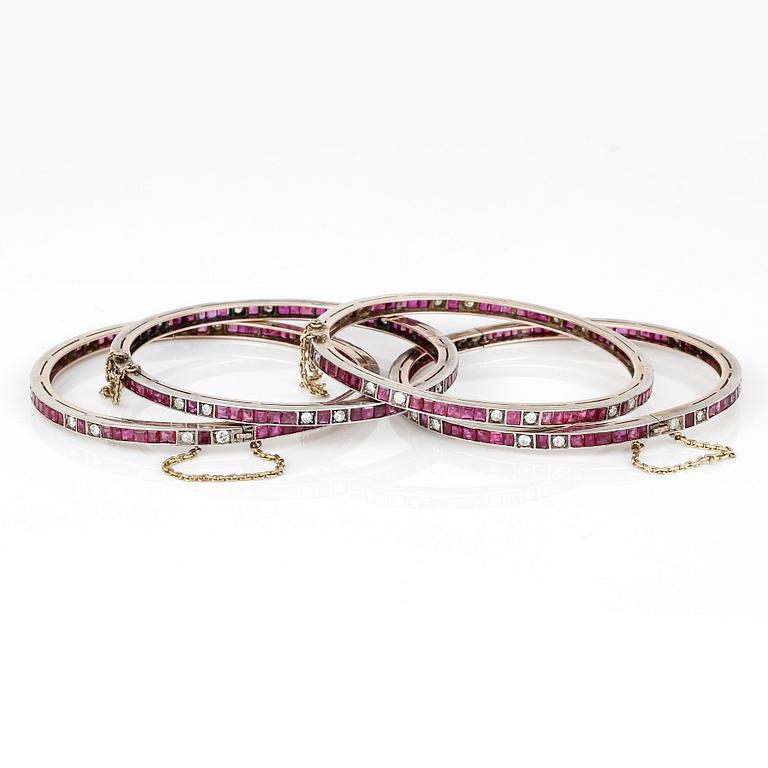 ARMBAND, 4 st, med gammalslipade diamanter och troligen carre slipade rubiner.