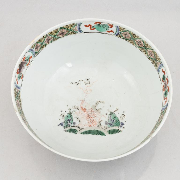 A wucai porcelain bowl, China, Qingdynasty, early 18th century.