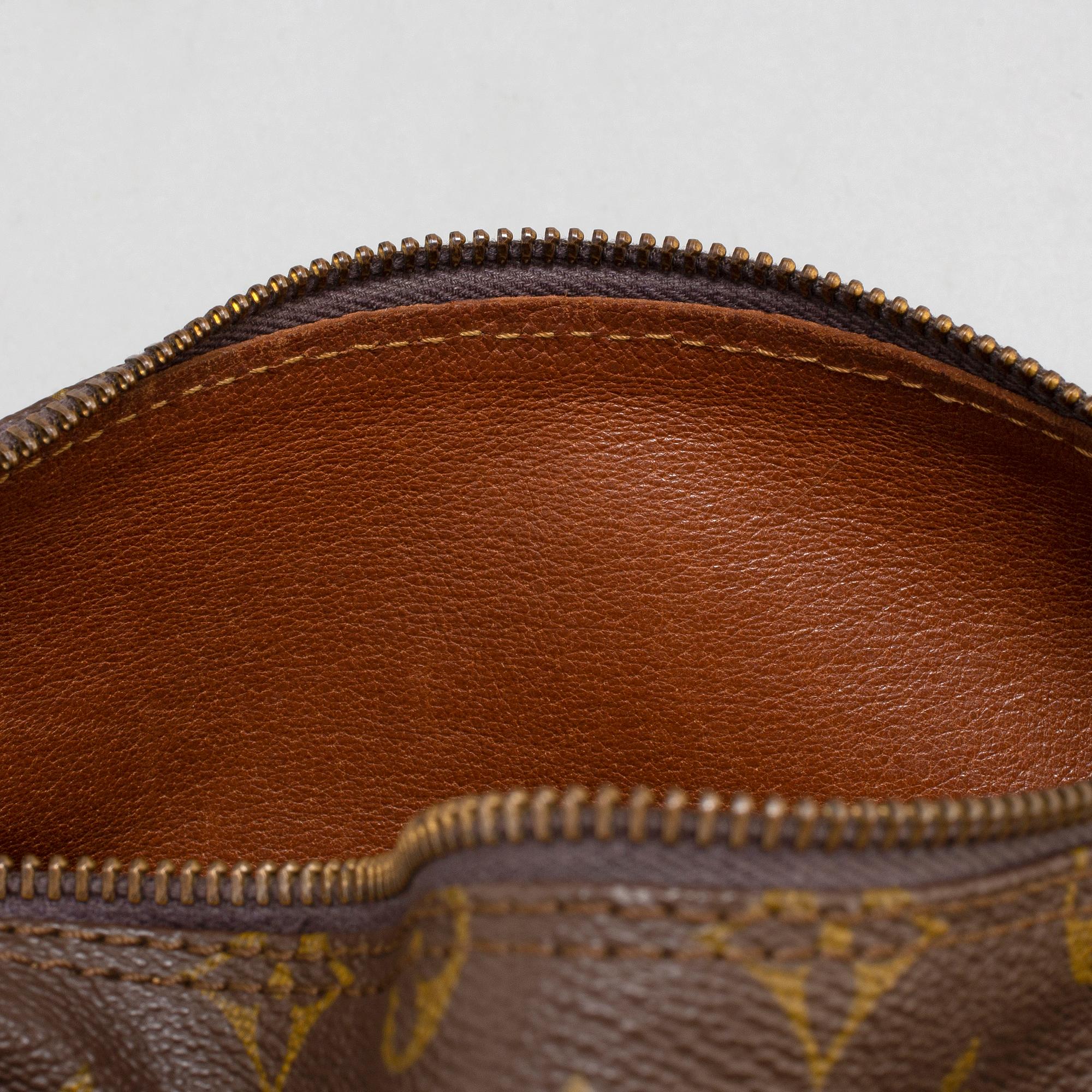 LOUIS VUITTON, A Monogram 'Papillon' bag.