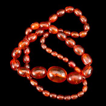 COLLIER, bärnsten. Vikt ca 24 g.