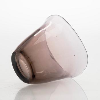 Gunnel Nyman, skål, modell 38 / 11123, signerad Gunnel Nyman Riihimäen Lasi Oy. Formgiven 1938.