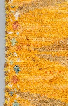 Barbro Nilsson, Matto, "Magdalena, gul", knotted pile, ca 389-391,5 x 303-305 cm, signed AB MMF BN.