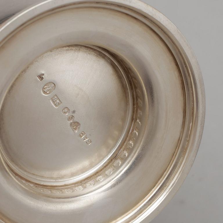 STRÖARE samt SALTKAR, 5 delar, silver, GAB, Stockholm, 1944. Tot vikt ca 258 gram.