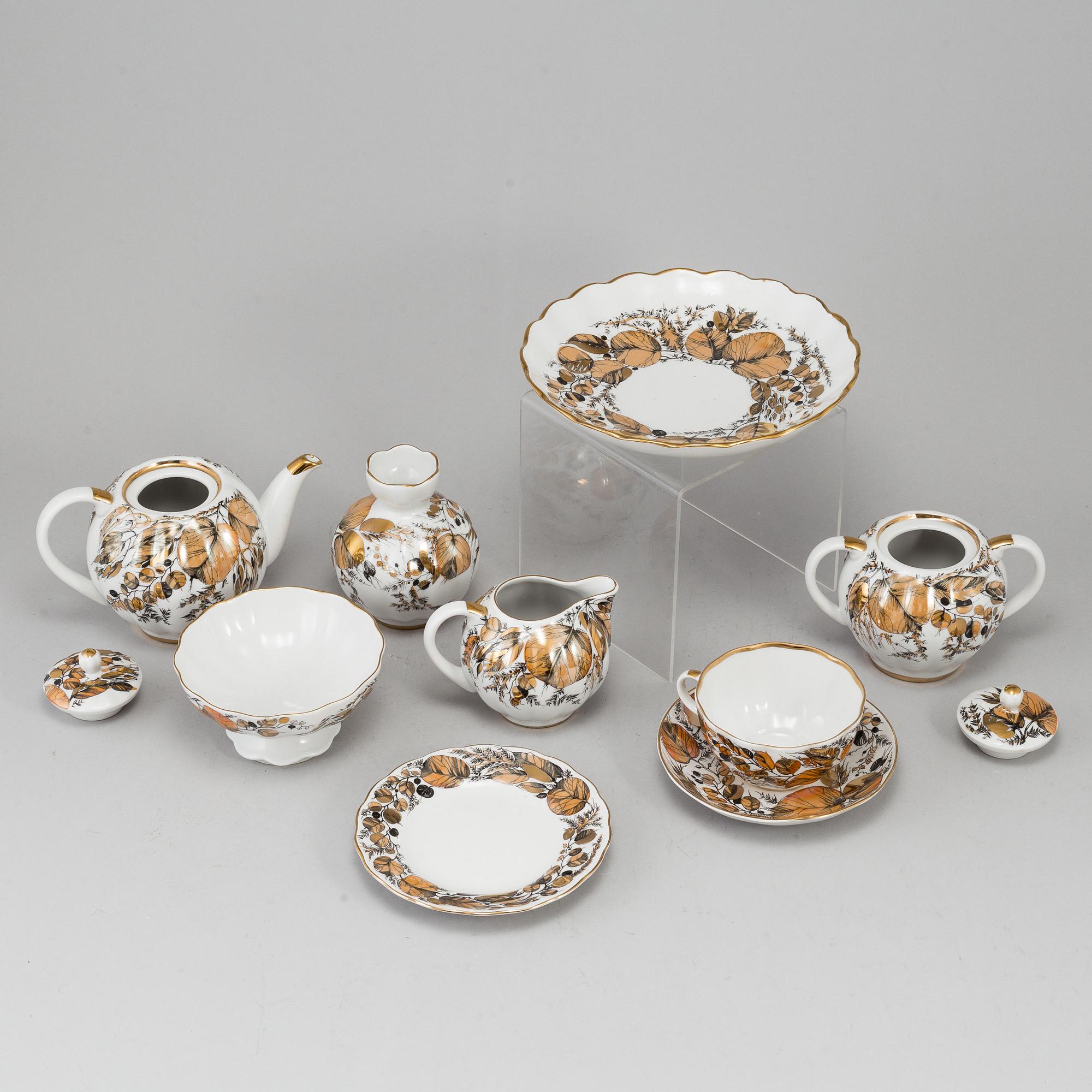 A Russian porcelain tea service, Lomonosov, late 20th century.