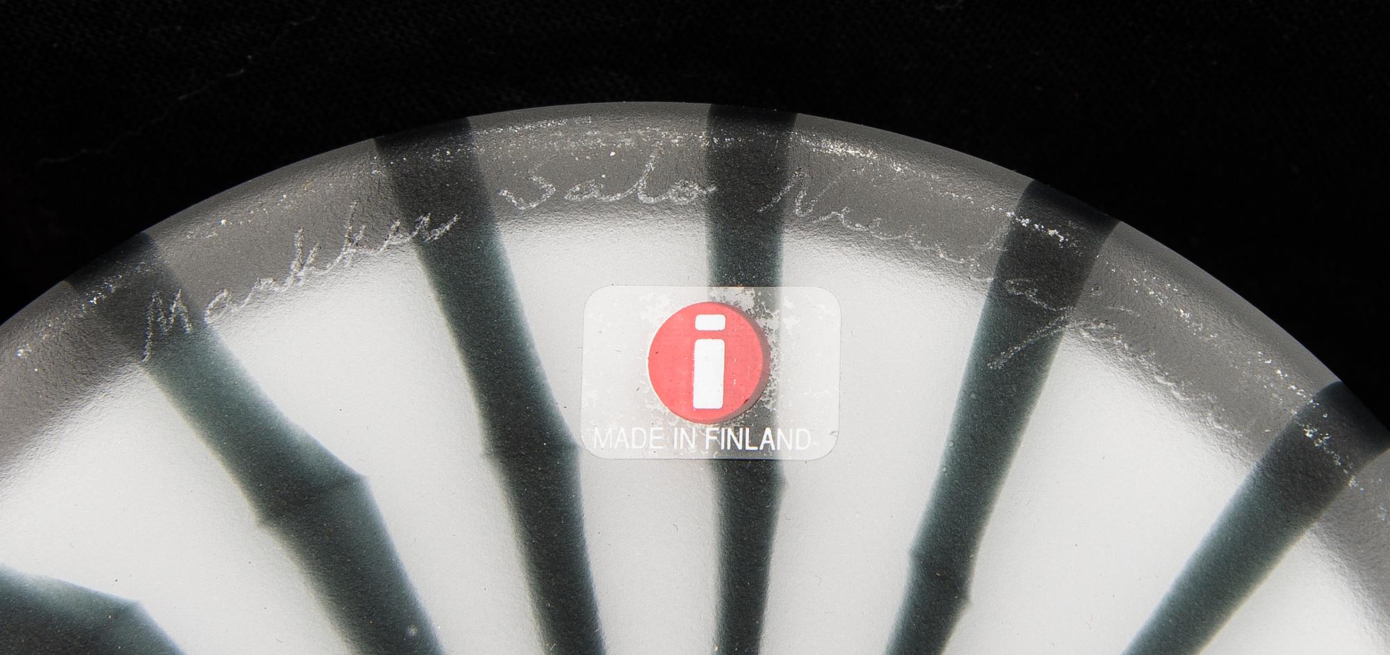 A 'Donna' vase signed Markku Salo, Nuutajärvi.