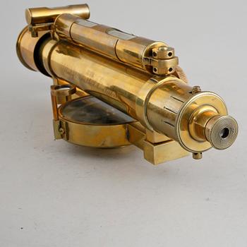 A brass surveyor's level, made by Stanley in London, first half of the 20th century.