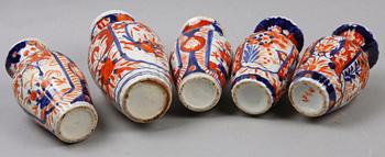 PARTI VASER, 5 st, porslin, Imari, Japan, 1800/1900-tal.