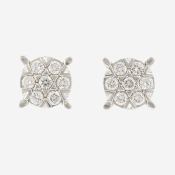 Earrings with brilliant-cut diamonds.