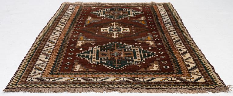 Carpet, Kazak style, approx. 270 x 165 cm.