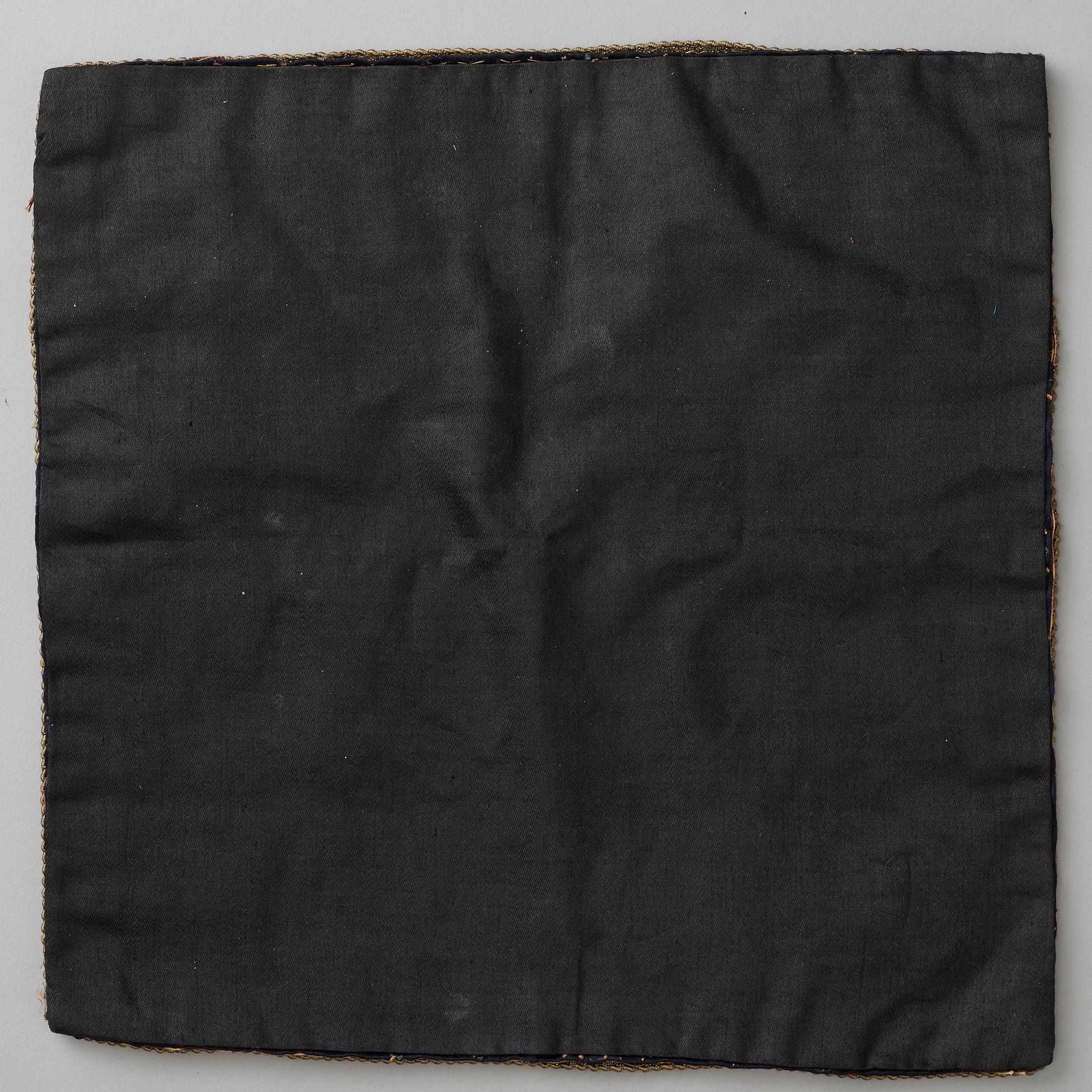 An insigia badge for a fifth rank military official, Buzi, 19th Century.