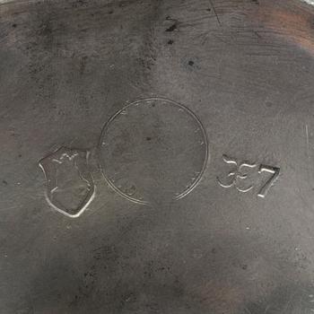 LJUSSTAKAR, ett par, tenn, Firma Svenskt Tenn 1924.