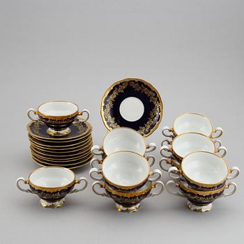 A German dinner service, 20th Century.