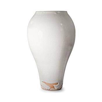 174. Toini Muona, A CERAMIC VASE.