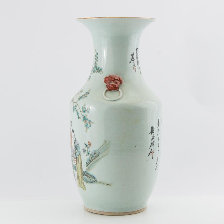 Floor vase China early 20th century porcelain.
