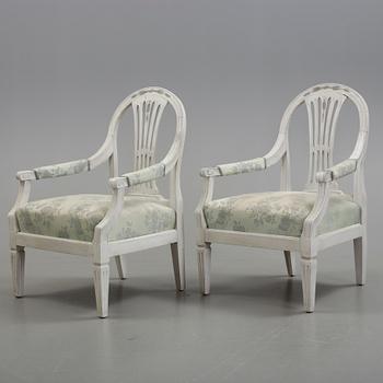 SOFFA OCH KARMFÅTÖLJER 1 par, gustaviansk stil, 1900-talets första hälft.