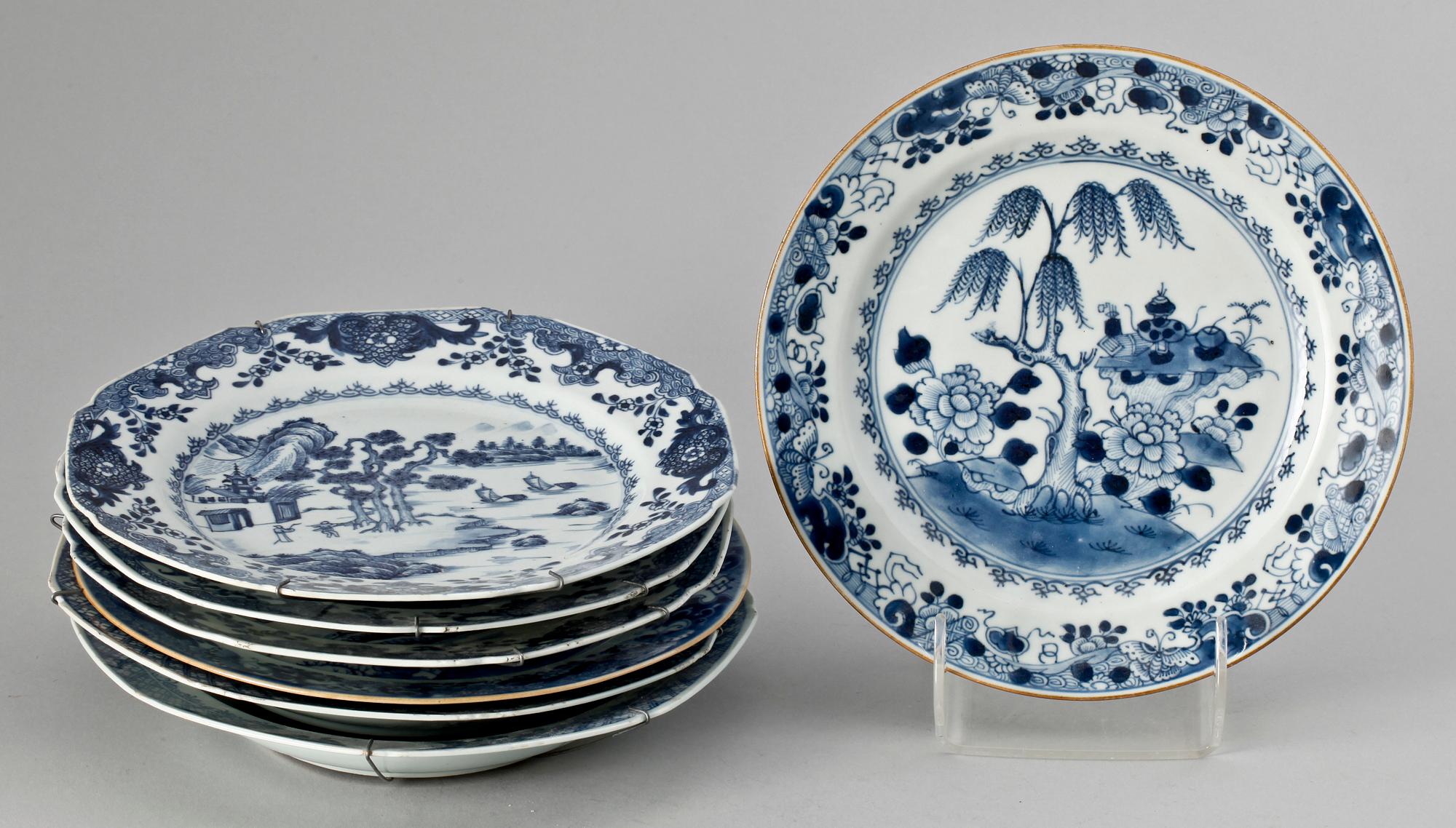 TALLRIKAR, 7 st, porslin, Kina. Mestadels Qianlong, 1700-tal.