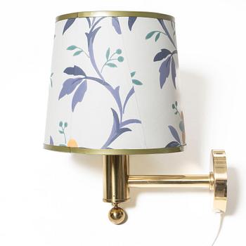 A pair of wall lamps, model "V-18", Bergboms. Late 20th century.