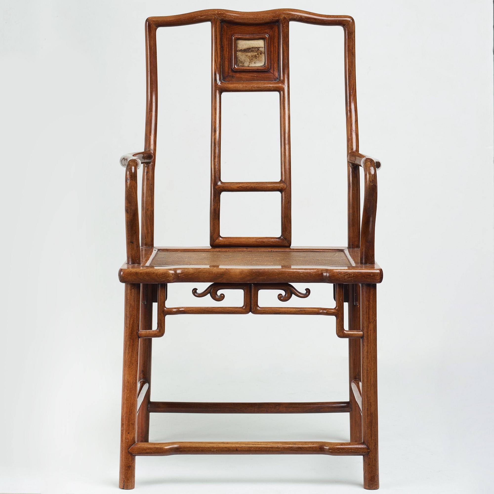 KARMSTOL, hardwood. Troligen sen Qingdynasti.