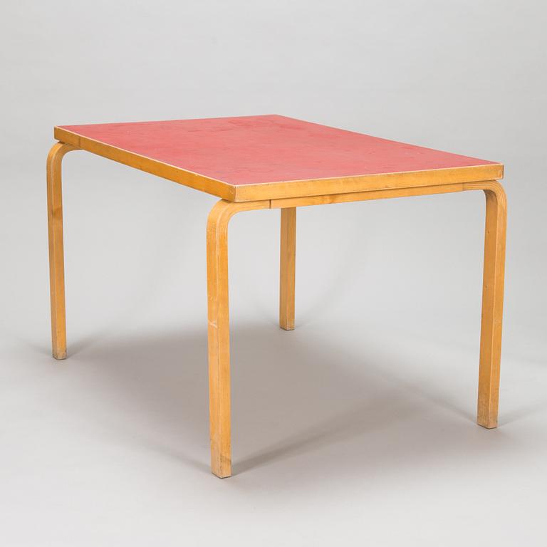 Alvar Aalto, a mid-20th-century '82' table for O.Y. Huonekalu- ja Rakennustyötehdas.