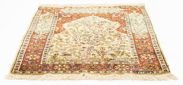 Matta, Old, signerad, metallbroscherad, silke Hereke, ca 74 x 60 cm.