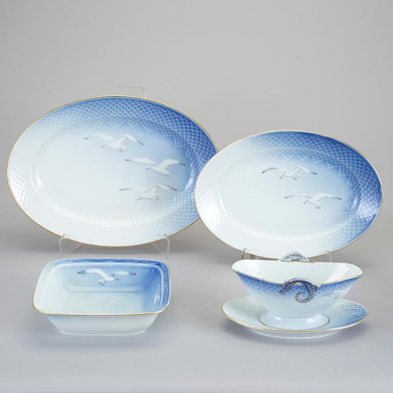 MAT- OCH KAFFESERVIS, 82 delar, porslin, "Måsen", Bing & Gröndahl.