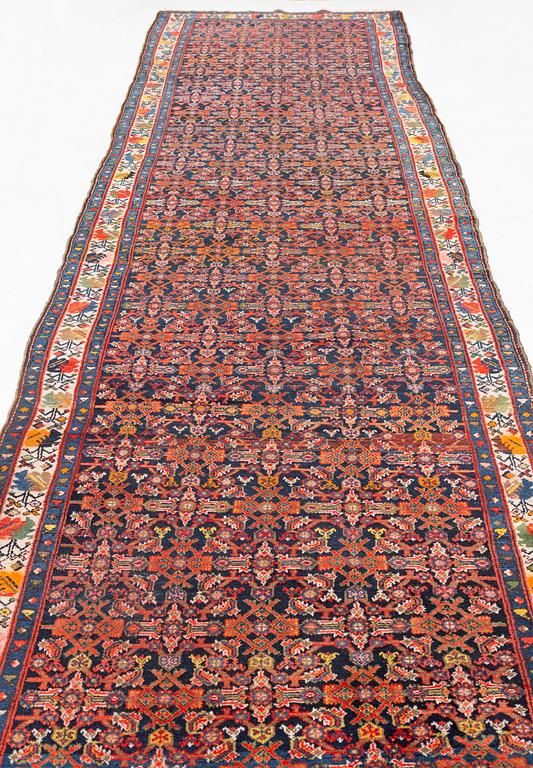 A Hamadan runner, 501 x 130 cm.