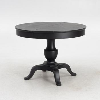 Dining table, first half of the 20th century.