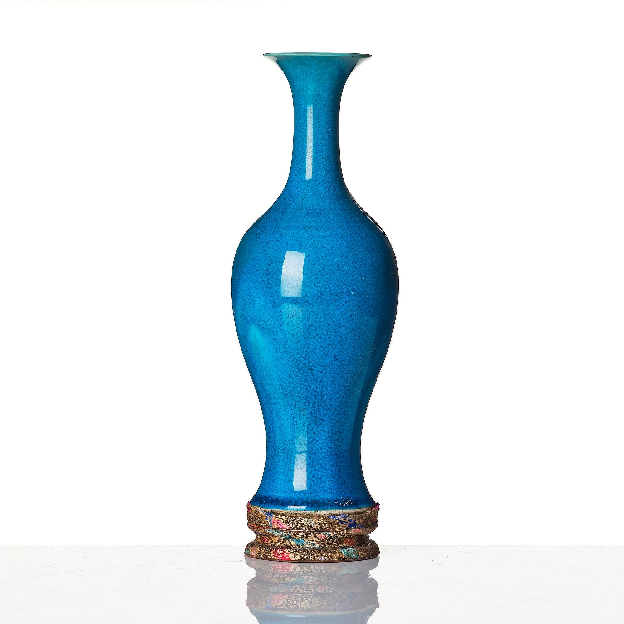 A turquoise glazed 'amfora' vase, Qing dynasty, Kangxi (1662-1722).