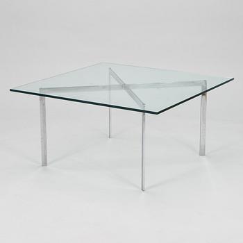 Ludwig Mies van der Rohe, a late 20th century 'Barcelona' coffee table for Knoll.