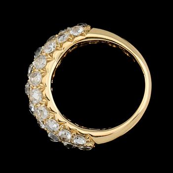 RING, 18K guld, rosenslipade diamanter tot ca 2.20 ct.
