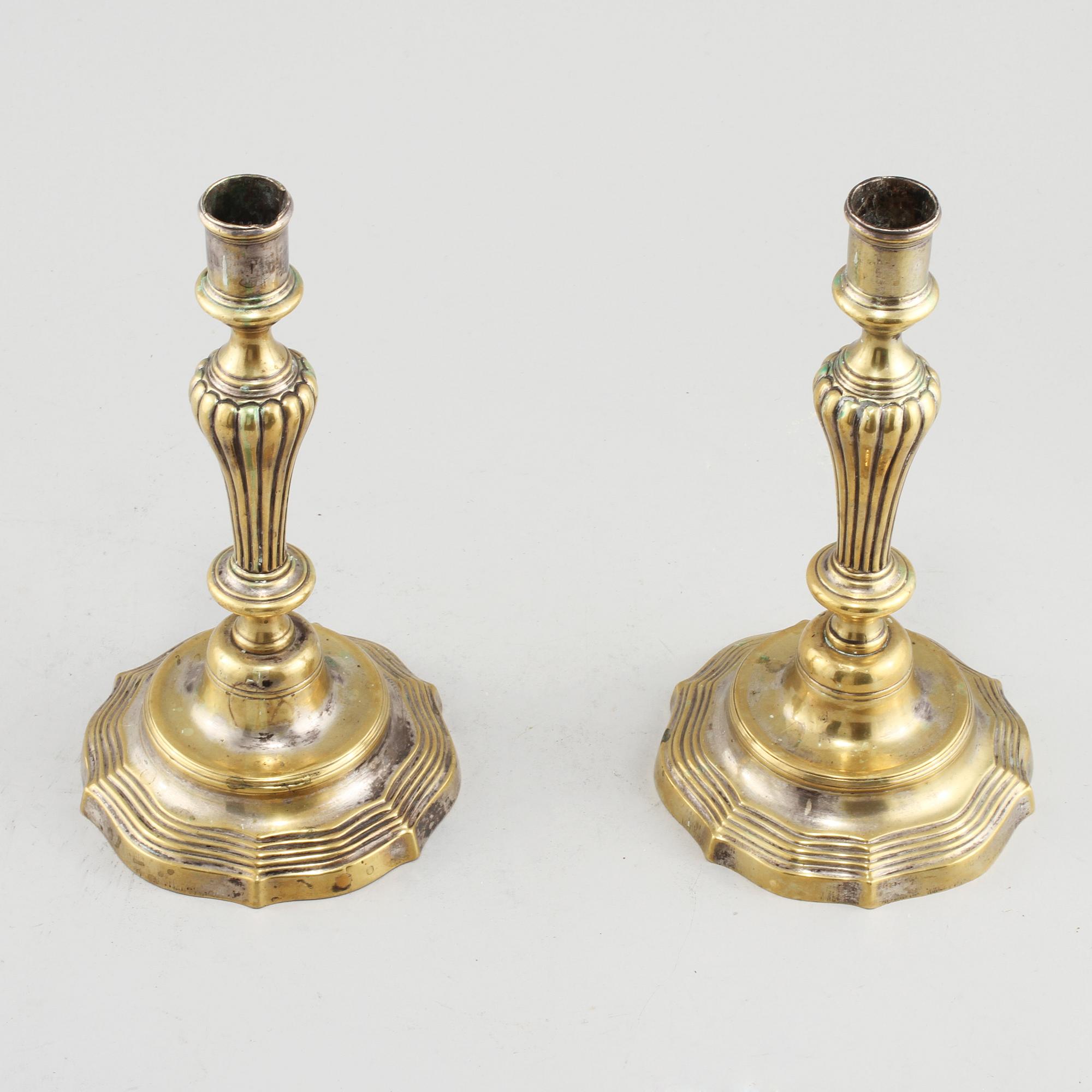 LJUSSTAKAR, ett par, senbarock, 1700-tal.