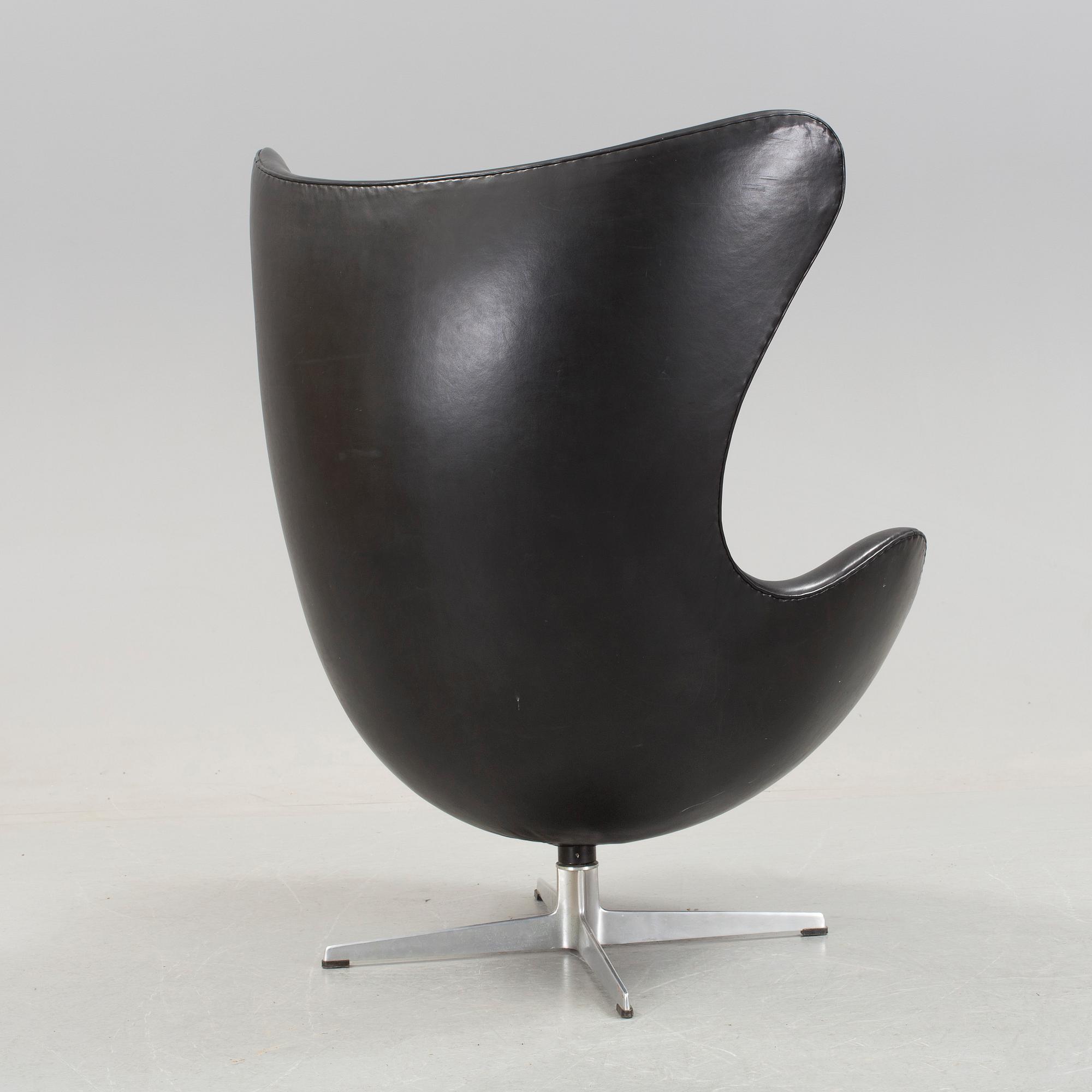ARNE JACOBSEN, fåtölj, "Ägget", Fritz Hansen, Danmark, 1960-tal.