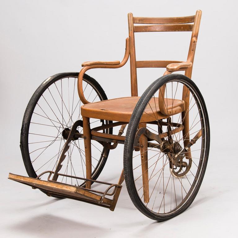 PYÖRÄTUOLI, 1900-luku.