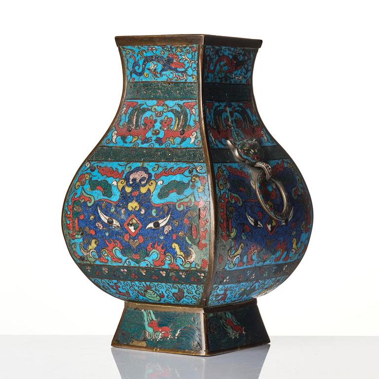 Vas, Fanghu, cloisonne. Sen Mingdynasti (1368-1644).