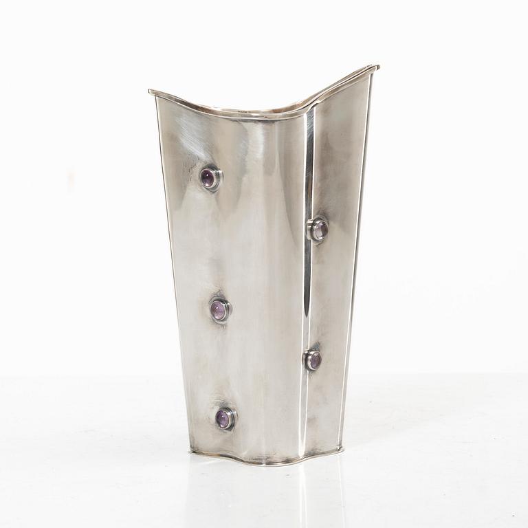Tage Göthlin, cup with amethysts, silver, Tesi, Gothenburg, 1957.