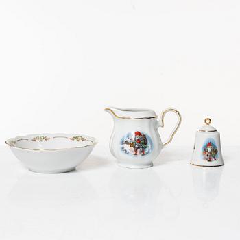 Christmas service, 77 pieces, Christineholm, second half of the 20th century.