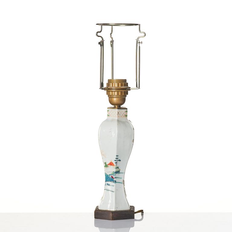 Bordslampa / vas, porslin, Kina, Qingdynasti, Qianlong (1736-95).
