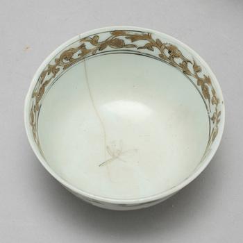 Four pieces of chinese porcelain, Qianlong (1736-1795).