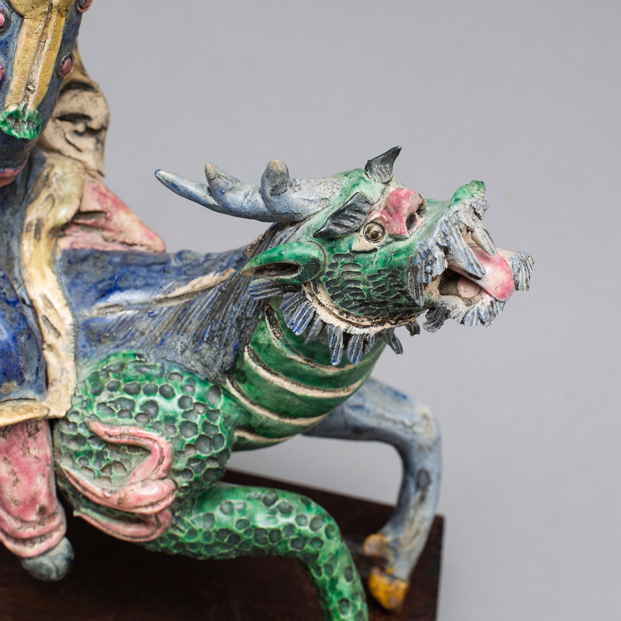 A CHINESE CLAY SCULPTURE, 20th century.