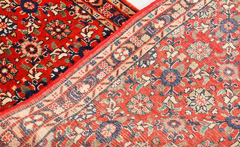 A runner, Hamadan, ca 256 x  83 cm.