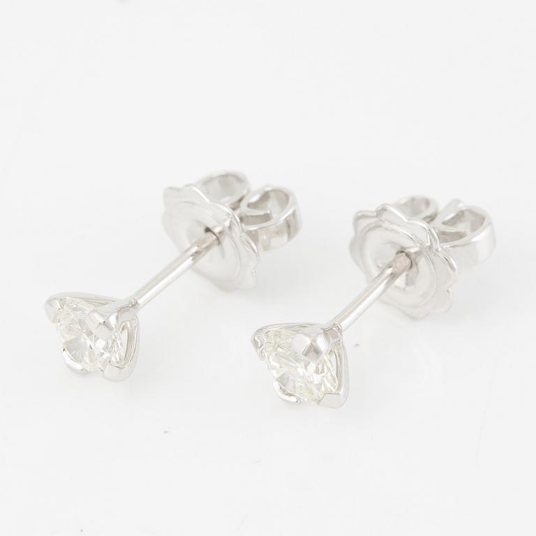 Earrings 18K white gold with brilliant-cut diamonds.