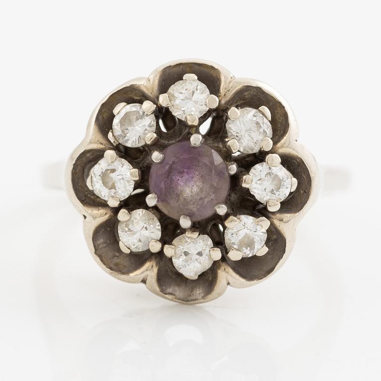 Ring, 14K gold with brilliant-cut diamonds and amethyst.