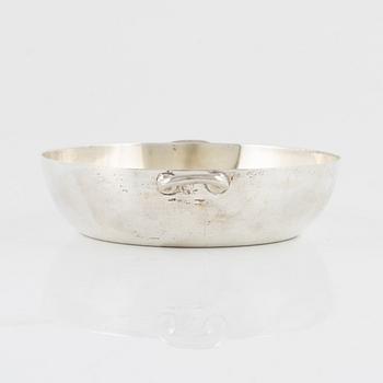 A Swedish silver bowl, bearing the mark of K. Anderson, Stockholm, 1916.