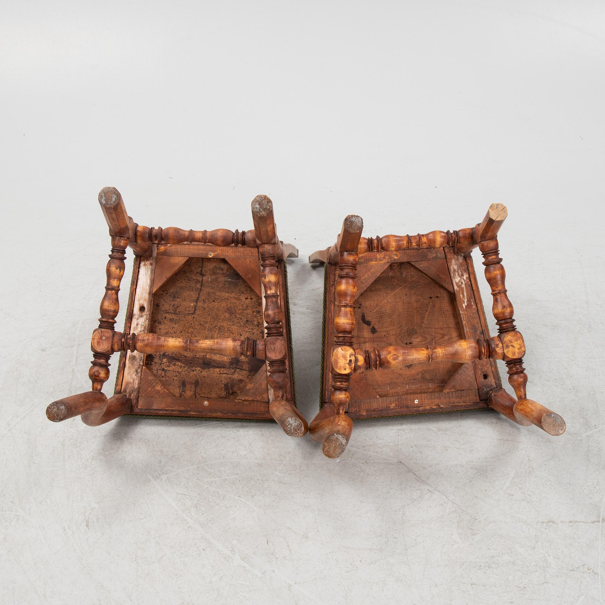 A pair of baroque chairs, early 18th Century.