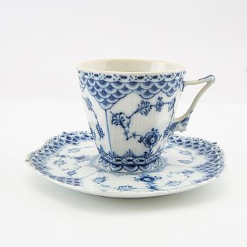 "Musselmalet Full Lace and Half Lace" service by Royal Copenhagen, Denmark, porcelain.