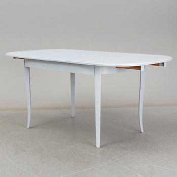 A first half of the 20th century dining table.