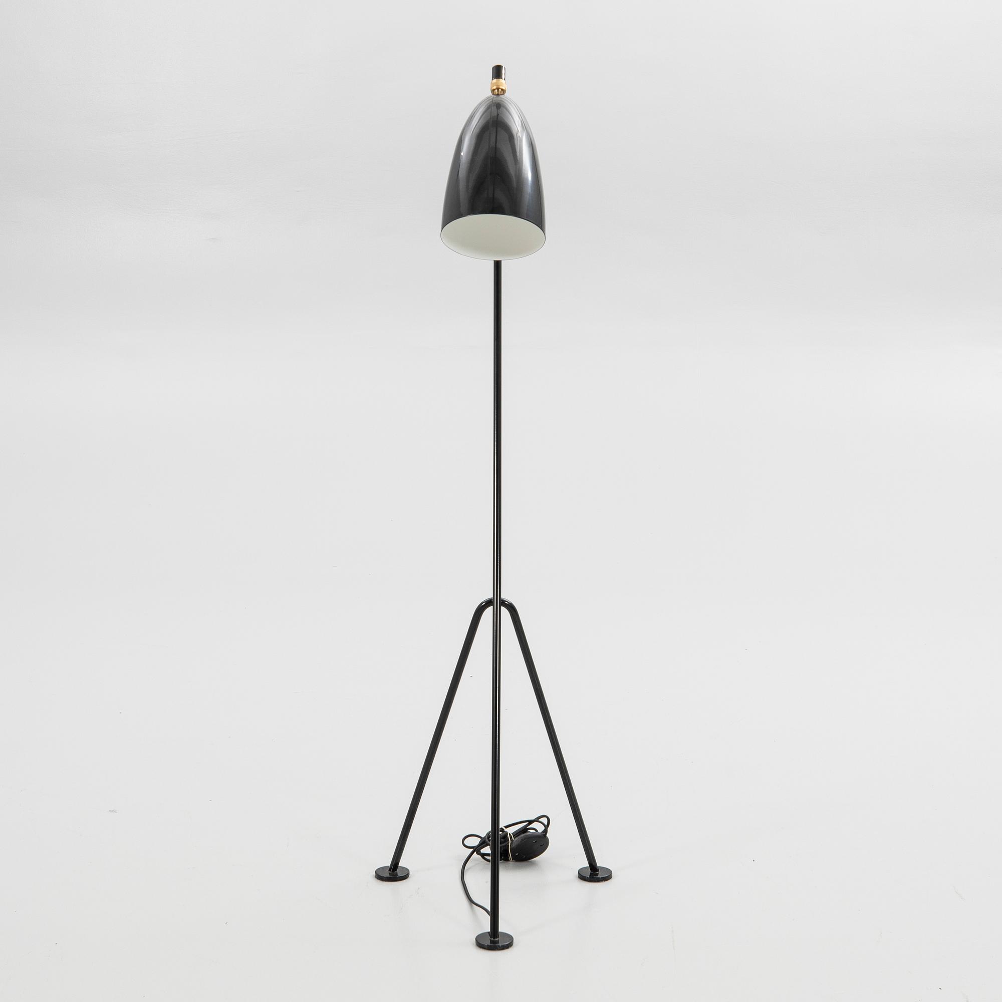 Greta Magnusson Grossman, golvlampa, "Grasshopper", GUBI, Danmark.